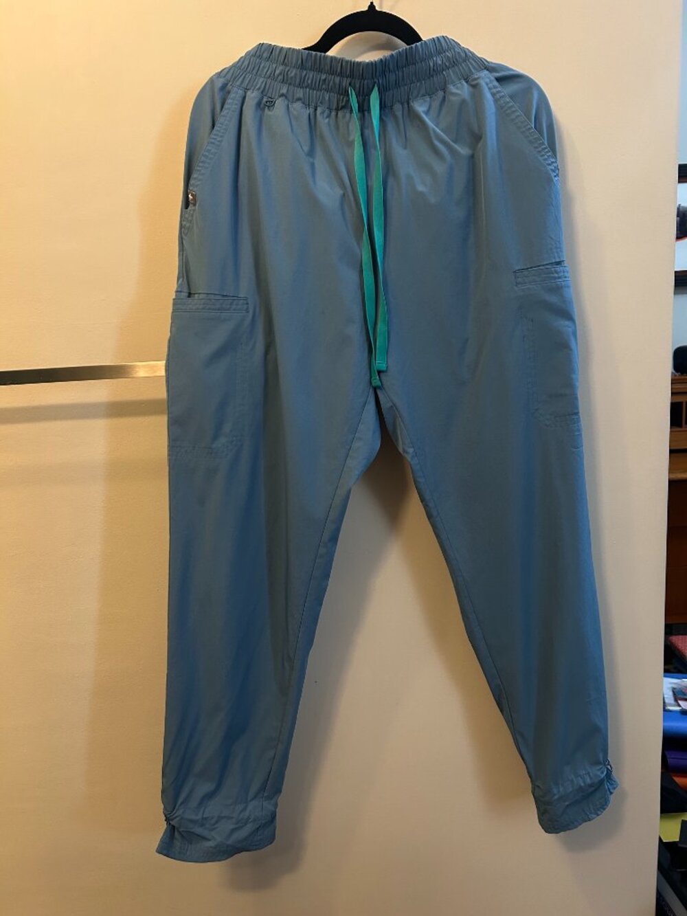 FIGS Women's Scrub Pants Fionlite Jogger High Rise Scrubs Large W22SW2003 Blue
